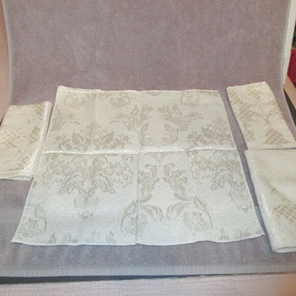 2002 Vtg Set Of 4 Beauvoir French Embroidered Napkins Cotton Blend Ivory Floral - Picture 2 of 9